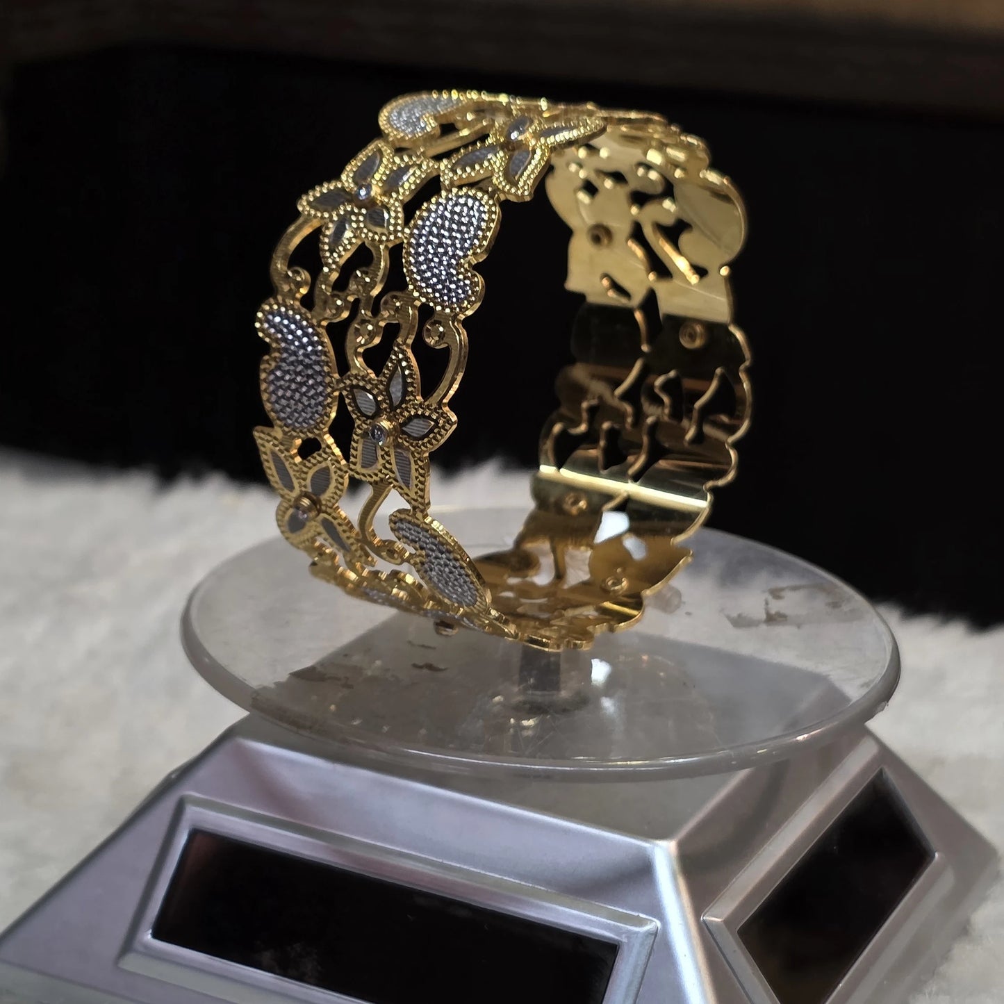 Golden Petals Bangles| Forming Gold