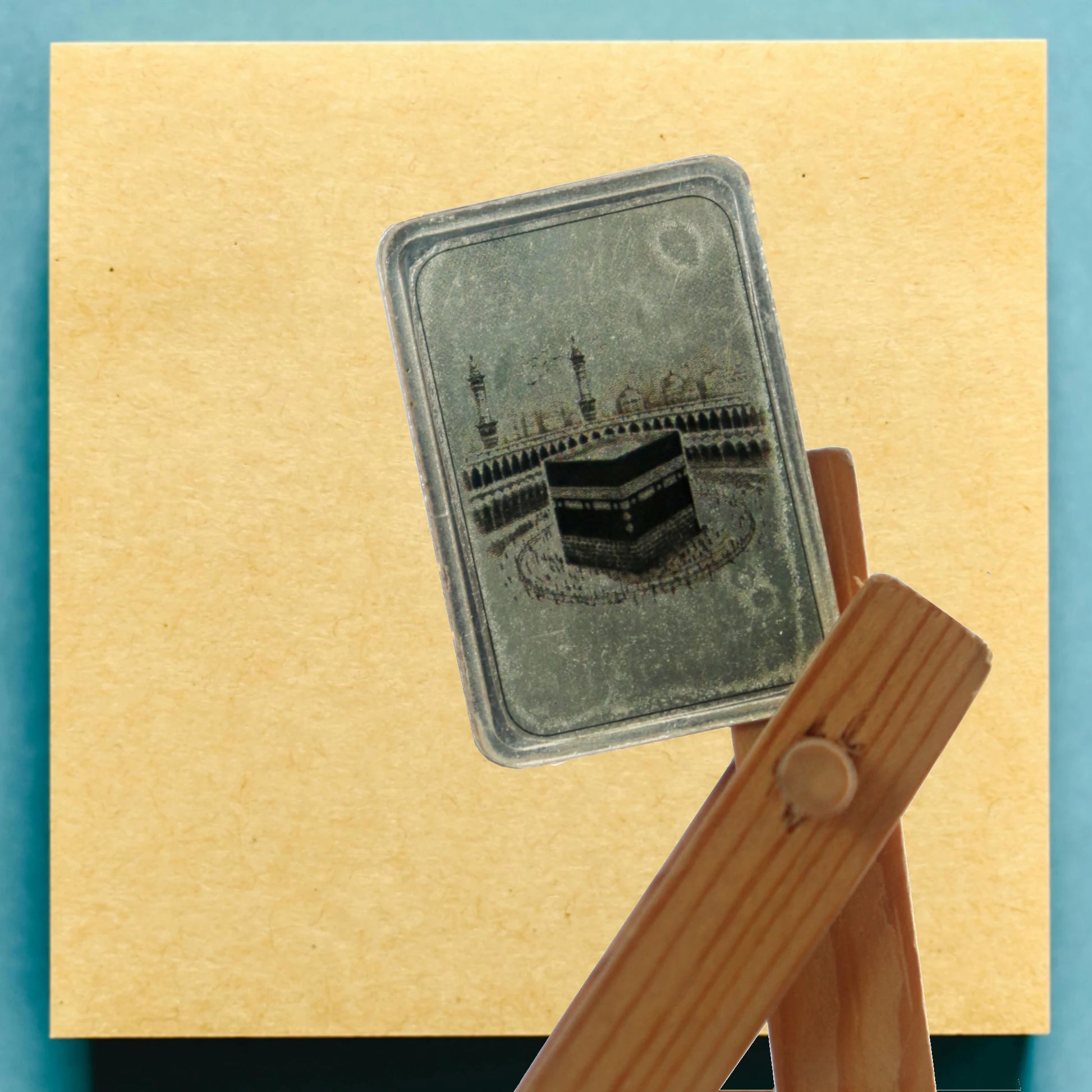 Silver_999_5GRAM_Coin_Backside_On_Stand